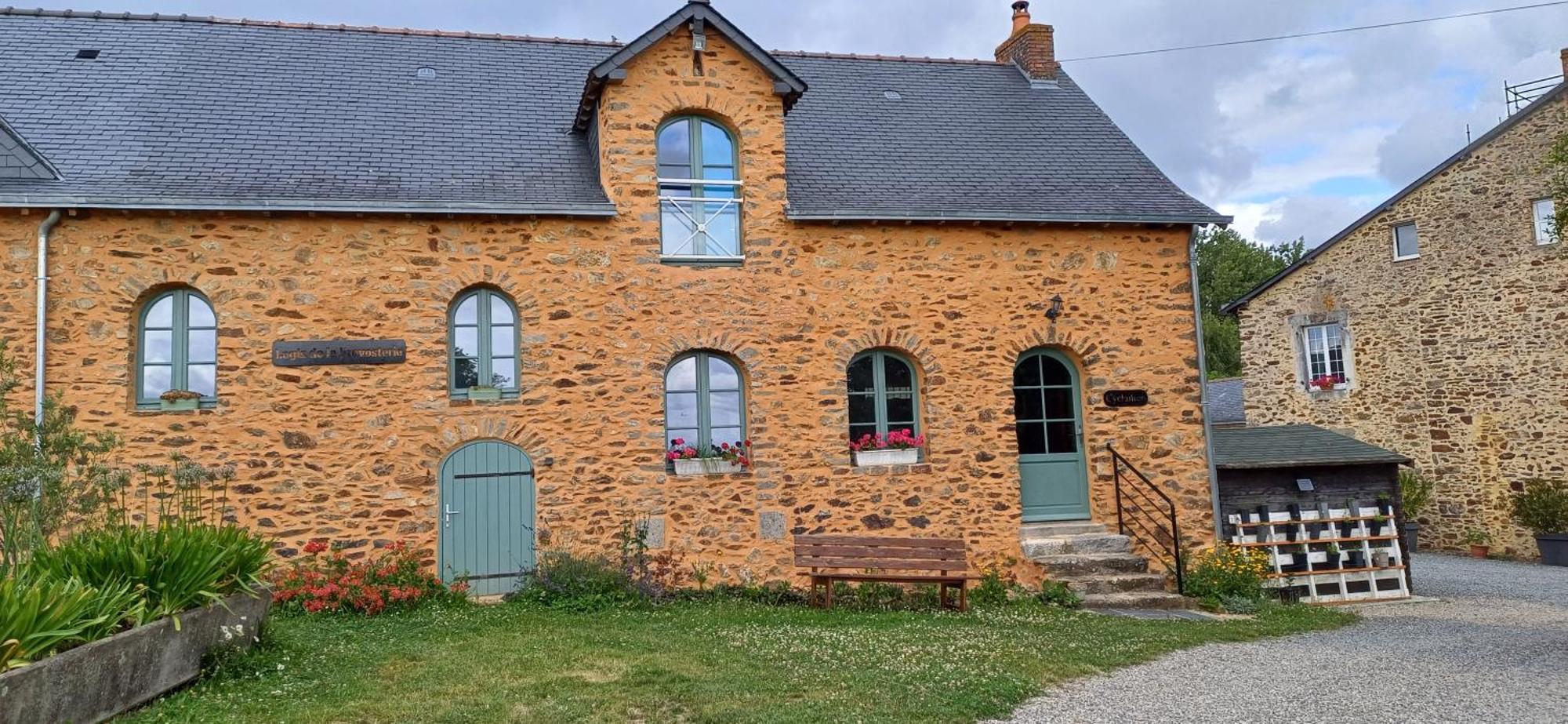 Вилла Logis De La Provosterie - Cyclamen Ahuille Экстерьер фото